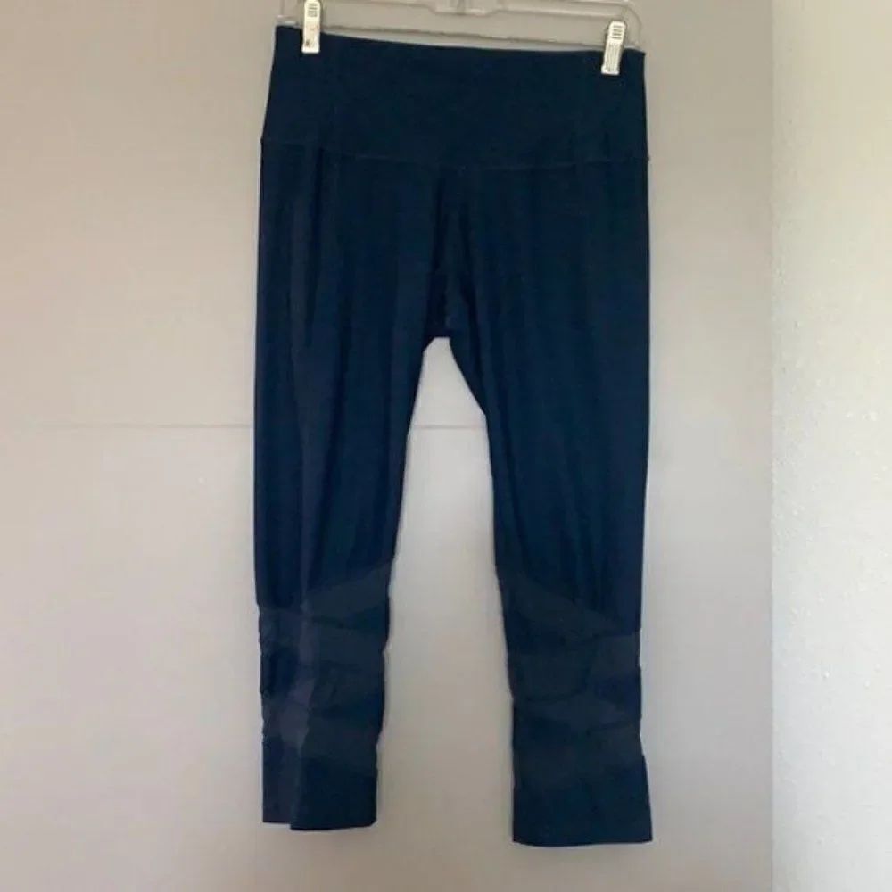 Apana Capri Leggings Size S